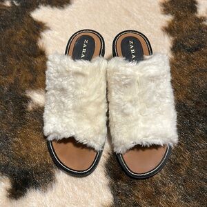 ☠️Zara shearling heels